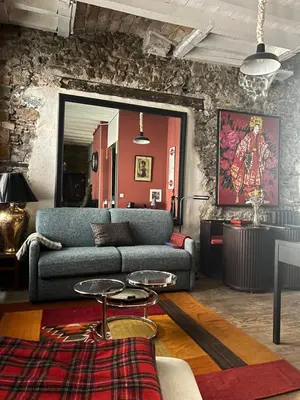 Coin salon dans l'établissement Montee du change