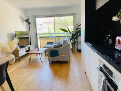 Coin salon dans l'établissement Le Repos Montchatois - Appartement moderne