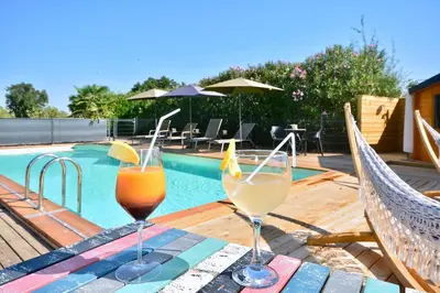 Piscine de l'établissement Gîte le Mizériat - Appartement avec piscine privée ou située à proximité