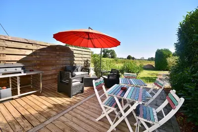 Jardin de l'établissement Gîte le Mizériat - Appartement avec piscine privée