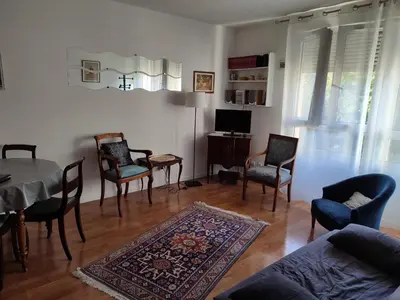 Coin salon dans l'établissement T2 calme logement entier 45 m² sur Debourg/Gerland