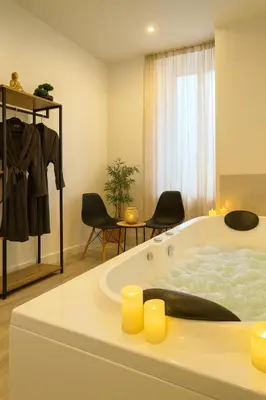 Plan de l'établissement Cinéma & Jacuzzi aux Étoiles - CasaBianca Suite