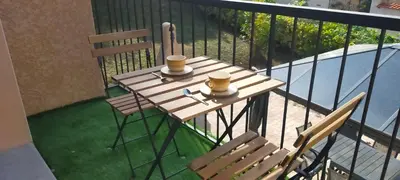 Balcon ou terrasse dans l'établissement Gîte des Gones Maison 3 étoiles 10 personnes Jardin Lyon Eurexpo