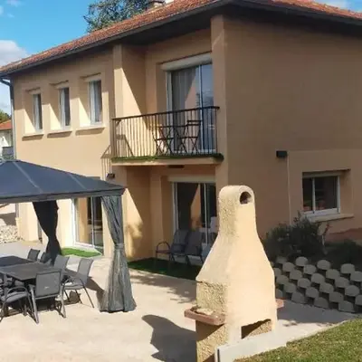 Gîte des Gones Maison 3 étoiles 10 personnes Jardin Lyon Eurexpo