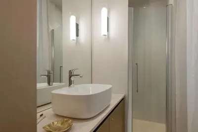 Salle de bains dans l'établissement MiHotel Serlin