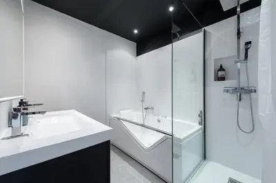 Salle de bains dans l'établissement Le Bossuet - Location moyenne durée Lyon 6ème