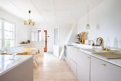 Cuisine ou kitchenette dans l'établissement *Maison Lyon Confluence* dans jolie copropriété