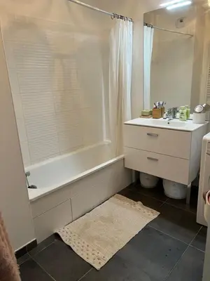 Salle de bains dans l'établissement Chez moi à côté du Groupama stadium
