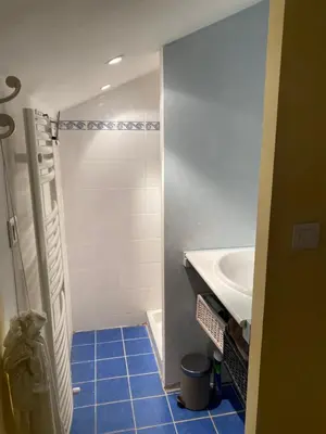 Salle de bains dans l'établissement Le Clos Fanny chambre d’hôtes