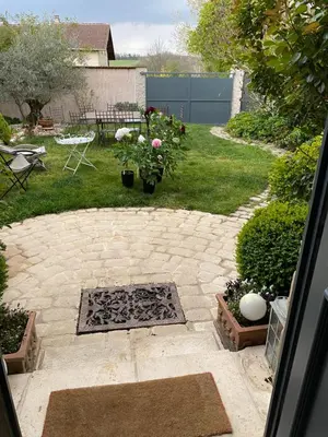Jardin de l'établissement Le Clos Fanny chambre d’hôtes