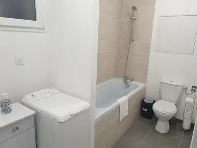 Salle de bains dans l'établissement MAISON B