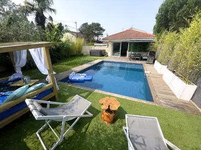 Piscine de l'établissement Unique! jacuzzi privé 35°C + cinéma Villa entière ou située à proximité