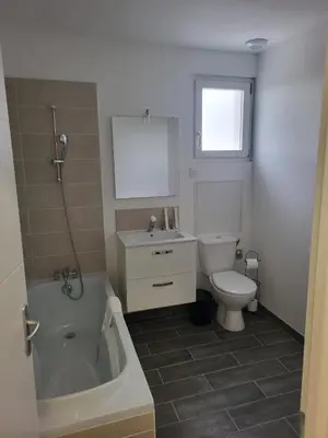 Salle de bains dans l'établissement MAISON C