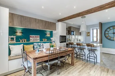 Cuisine ou kitchenette dans l'établissement Duplex de luxe à Trévoux élégance et confort 100m2 chambres climatisées