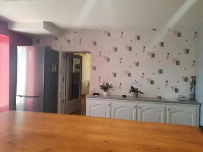 Cuisine ou kitchenette dans l'établissement Maison au pied du Beaujolais