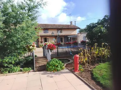 Jardin de l'établissement Maison au pied du Beaujolais