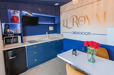 Cuisine ou kitchenette dans l'établissement L'expérience LOVE ROOM