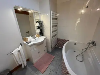 Salle de bains dans l'établissement Le Caladois