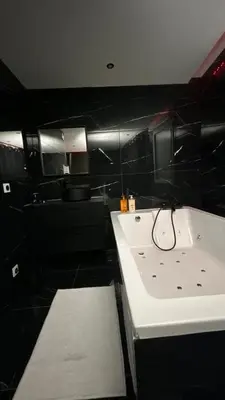 Plan de l'établissement Black Room: Votre Love Room près de Lyon