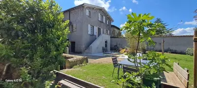 Jardin de l'établissement La Thibaude - Maison Vigneronne à Charly (proche Lyon)