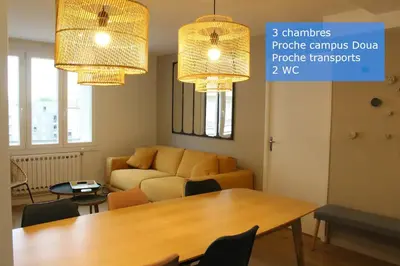 Coin salon dans l'établissement Bienvenue chez Ed T4 cocon bien équipé avec garage et proche transports