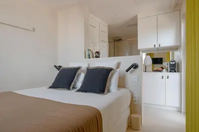 Cuisine ou kitchenette dans l'établissement MiHotel - La Maison Rose