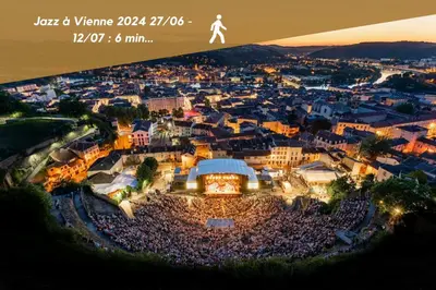 Vue générale sur la montagne ou vue sur la montagne depuis l'appartement