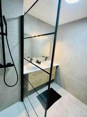 Salle de bains dans l'établissement Appartement lumineux et spacieux proche gare