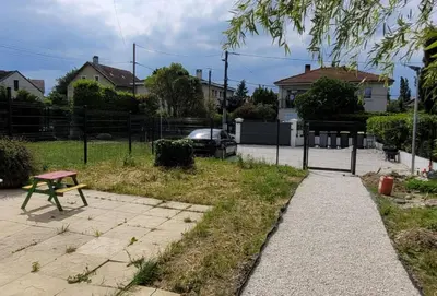 Jardin de l'établissement Bonheur des prés, T2 jardin, parking