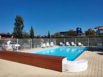 Piscine de l'établissement Modern 1 Bdr + Balcony + Free Parking + AC + Pool ou située à proximité