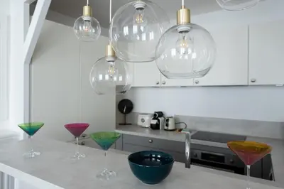 Cuisine ou kitchenette dans l'établissement Alma - Charmant apt 2 chambres