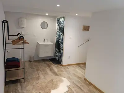 Salle de bains dans l'établissement Chez Rémi
