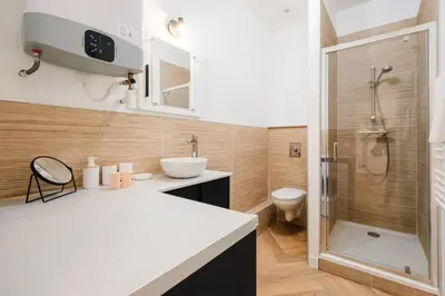 Salle de bains dans l'établissement All in Lyon | T2 design & climatisé – Centre