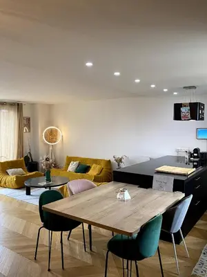 Coin salon dans l'établissement Superbe duplex centre de lyon- rooftop et parking