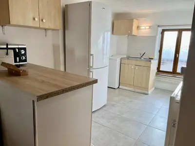 Cuisine ou kitchenette dans l'établissement Suite Jason Appartement 4 personnes - Check in h24 & Wifi