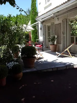 Jardin de l'établissement Maison Epellius