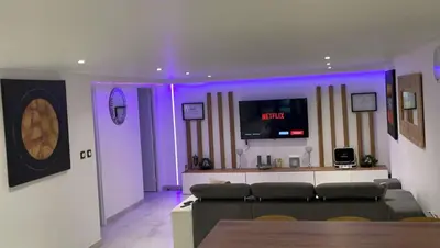 Télévision ou salle de divertissement dans l'établissement Appartement Lyon dans maison calme