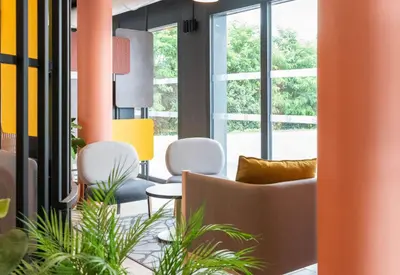 Coin salon dans l'établissement B&B HOTEL Villefranche-sur-Saône Sud
