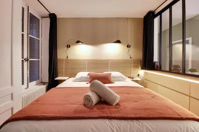Un ou plusieurs lits dans un hébergement de l'établissement Central & Cosy 2BR Opera/Terreaux - Check-in 24/7