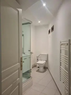Salle de bains dans l'établissement Appartements T2