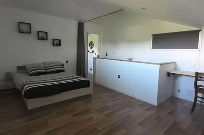 Cuisine ou kitchenette dans l'établissement Appartement 60m² -Clonas /Varèze