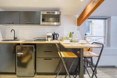 Cuisine ou kitchenette dans l'établissement NEW / Belle et Rebelle avec jacuzzi