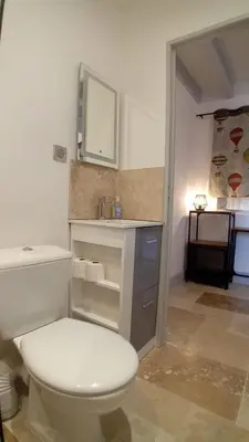 Salle de bains dans l'établissement Chambres d'hôtes des Cigognes