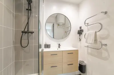 Salle de bains dans l'établissement Blackwood-parking privé gratuit