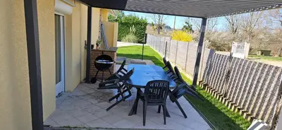 Terrasse ou espace extérieur de l'établissement maison guy