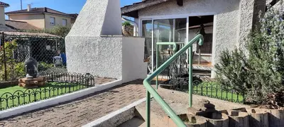 Jardin de l'établissement Jolie maison de 4 chambres avec jardinet