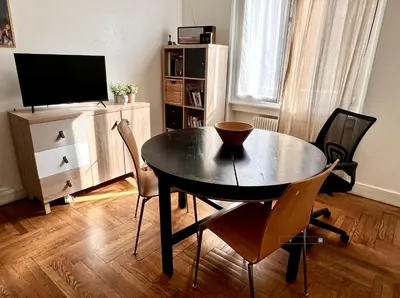Télévision ou salle de divertissement dans l'établissement Chambre pour une personne proche de la Gare