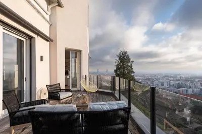 Balcon ou terrasse dans l'établissement Le 360 - Appt vue panoramique sur Lyon