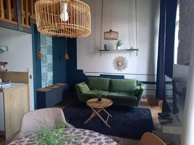 Coin salon dans l'établissement Le petit Opéra