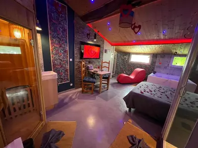 Un ou plusieurs lits dans un hébergement de l'établissement Maison d'Hôtes Comme Chez Vous à 5 mns de Montluel A Proximité de la PLAINE de l'AIN